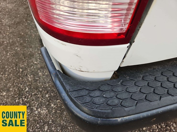 2016-ram-tradesman-image-36