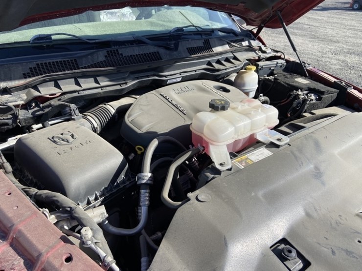 2015-dodge-ram-extra-cab-4wd-pickup-image-35
