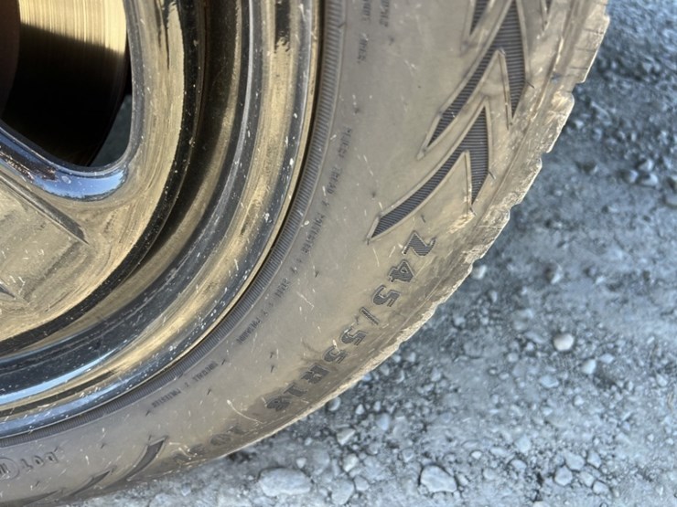 2019-ford-explorer-image-18