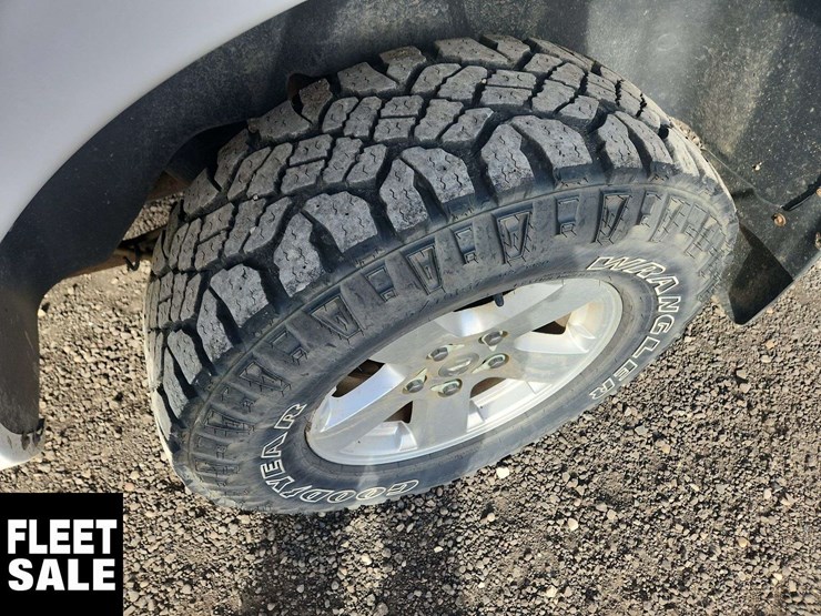 2012-ram-1500-slt-image-29