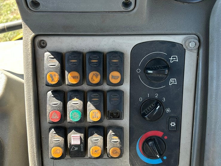 2008-komatsu-wb146-5-image-28