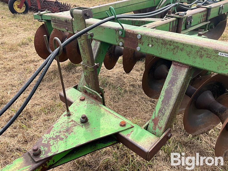 john-deere-14-image-12