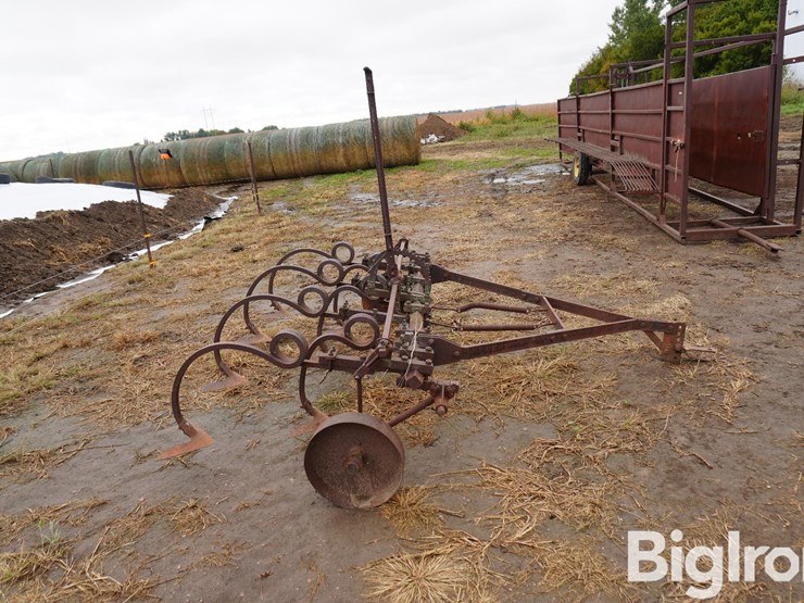 7'-field-cultivator-image-4