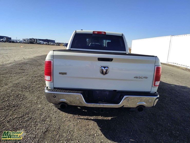 2017-ram-1500-laramie-image-23