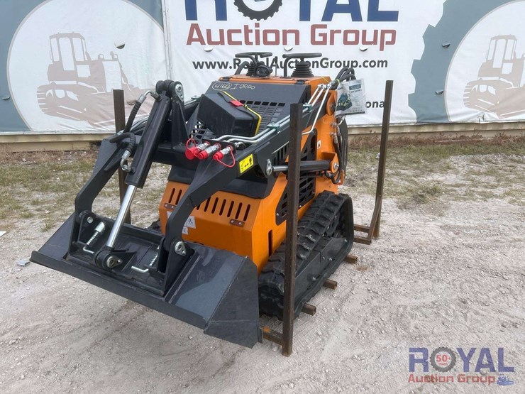 2025-landhero-ldh-ht380-ride-on-mini-track-loader-skid-steer-image-1