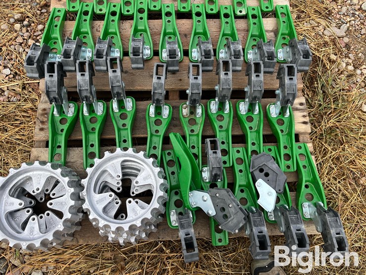 john-deere-32-image-6
