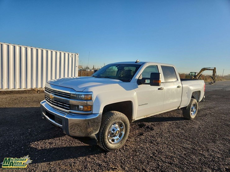 2016-chevrolet-silverado-2500hd-image-1