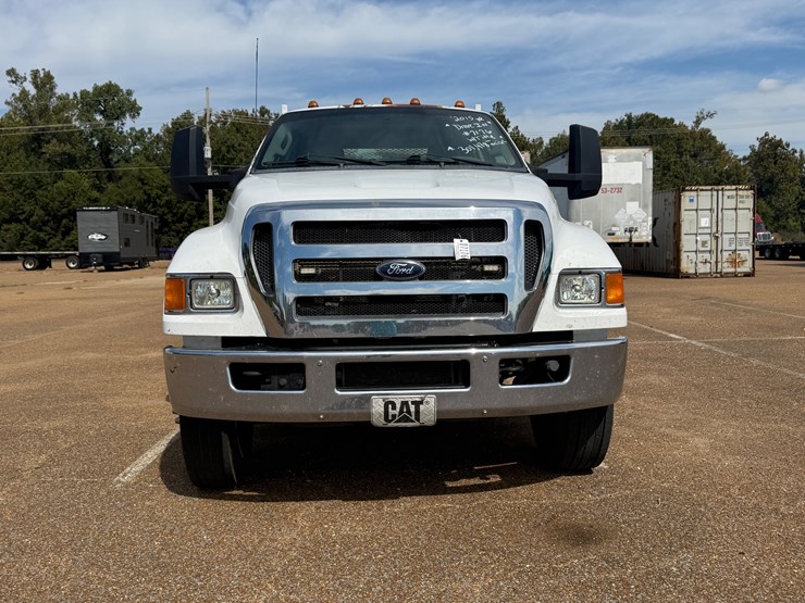 2015-ford-f650-image-3