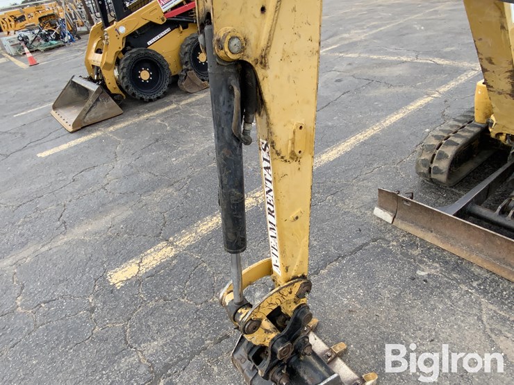 2015-caterpillar-301.7d-cr-image-11