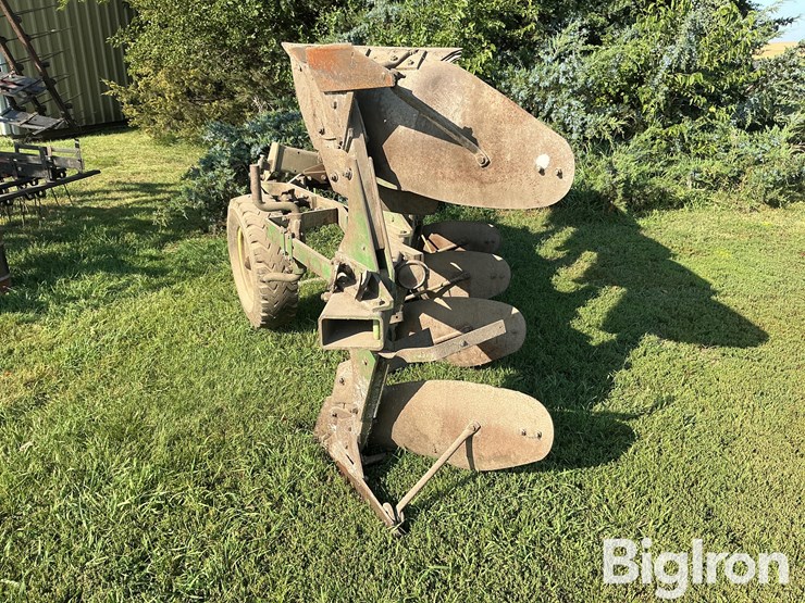 john-deere-rollover-plow-image-6