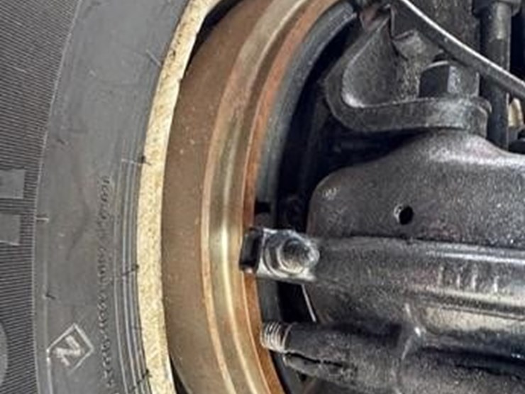 mack-granite-cv713-image-30