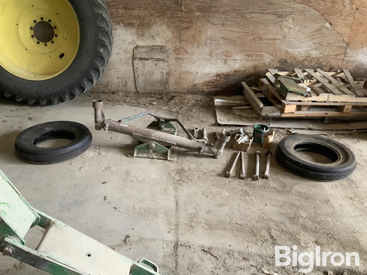 john-deere-3020-image-2