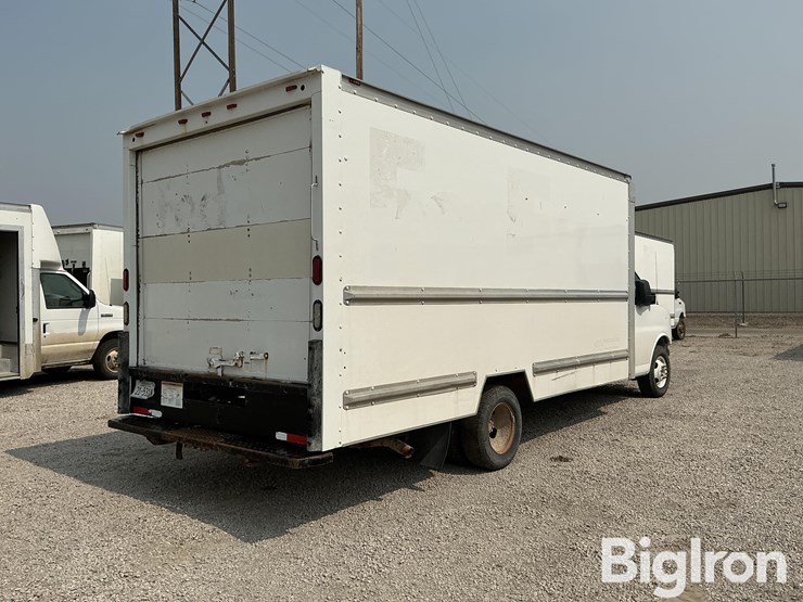 2010-chevrolet-savana-s/a-delivery-truck-image-5