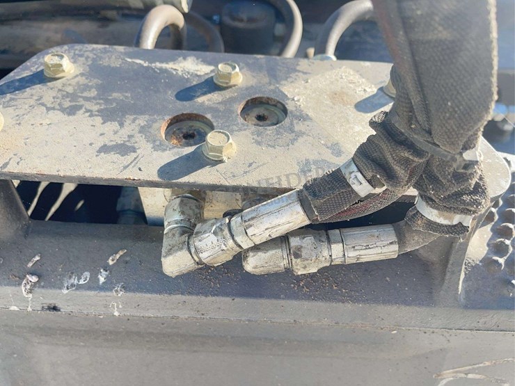 john-deere-8-image-14