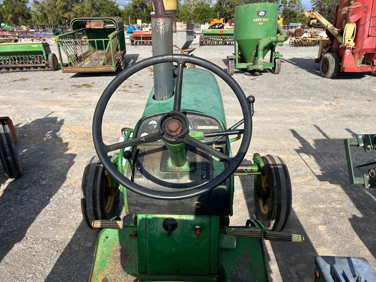 john-deere-3020-image-12
