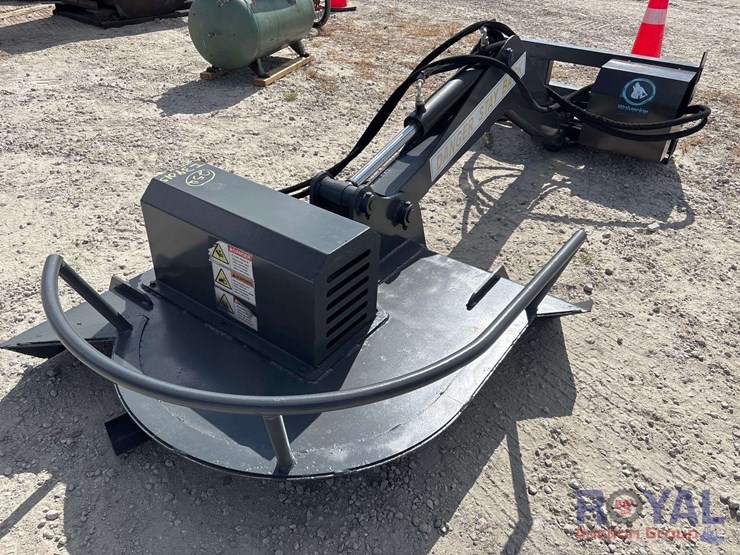 wolverine-hydraulic-slope-mower-skid-steer-attachment-image-2
