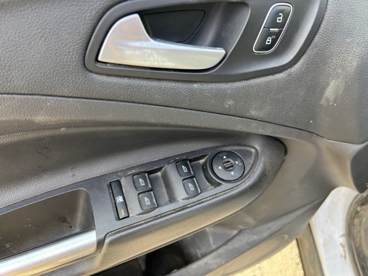 2017-ford-escape-image-26