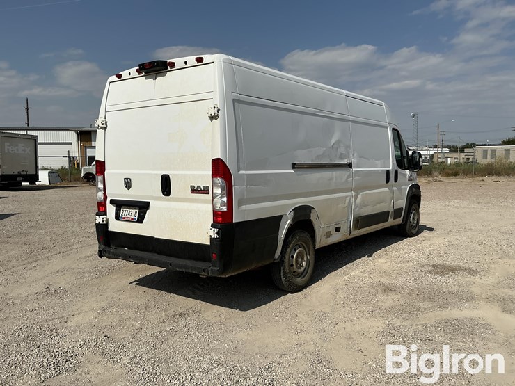 2021-dodge-3500-image-5