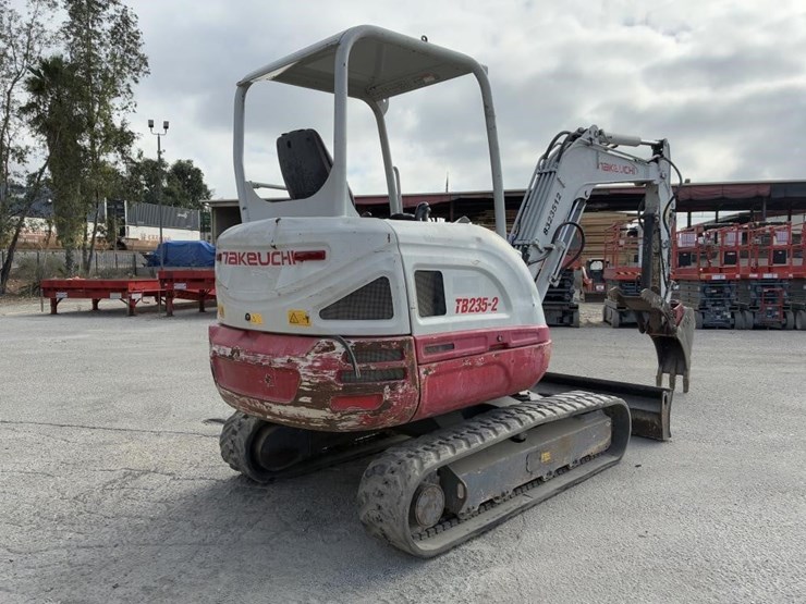 2018-takeuchi-tb253-2-excavator-image-3