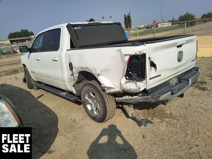 non-operable-2022-ram-1500-4x4-big-horn-4dr-crew-cab-5.6-ft.-sb-pickup-image-3