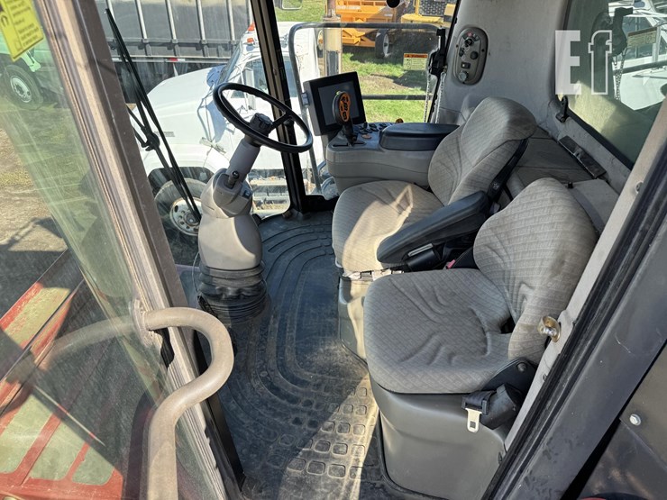2004-case-ih-8010-image-42