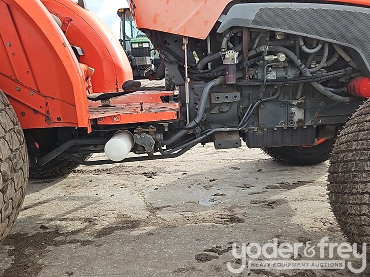2016-kubota-mx5200hst-image-9