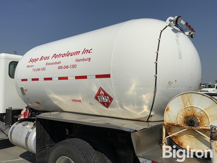 2010-peterbilt-335-image-20
