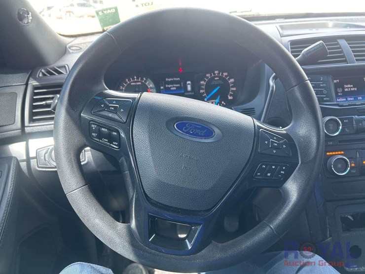 2016-ford-explorer-image-12