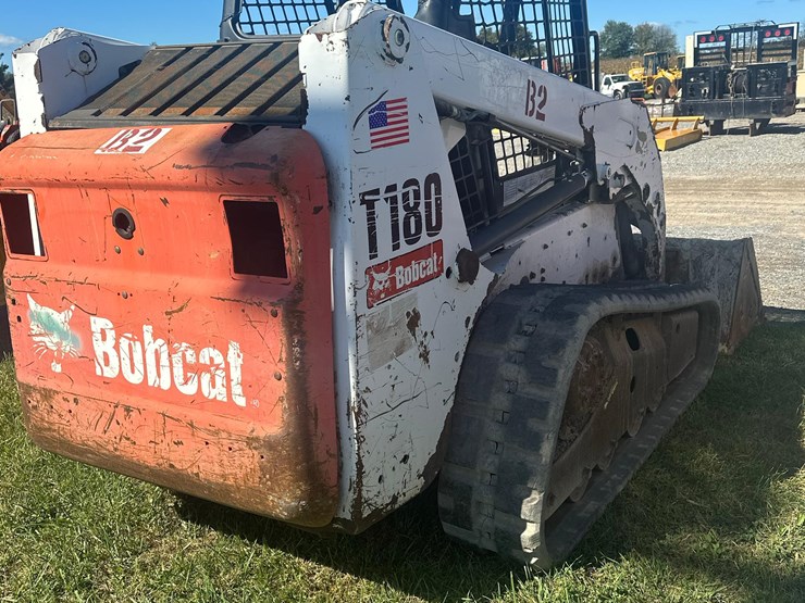 2013-bobcat-t180-image-4