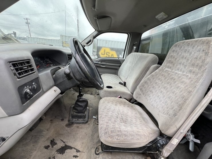 2000-ford-f650-image-25