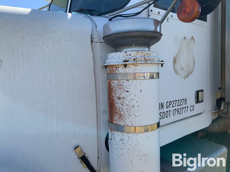 1986-freightliner-flc120-image-11