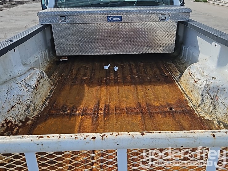 2010-ford-f350-image-18
