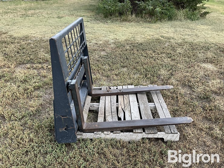 pallet-fork-skid-steer-attachment-image-4