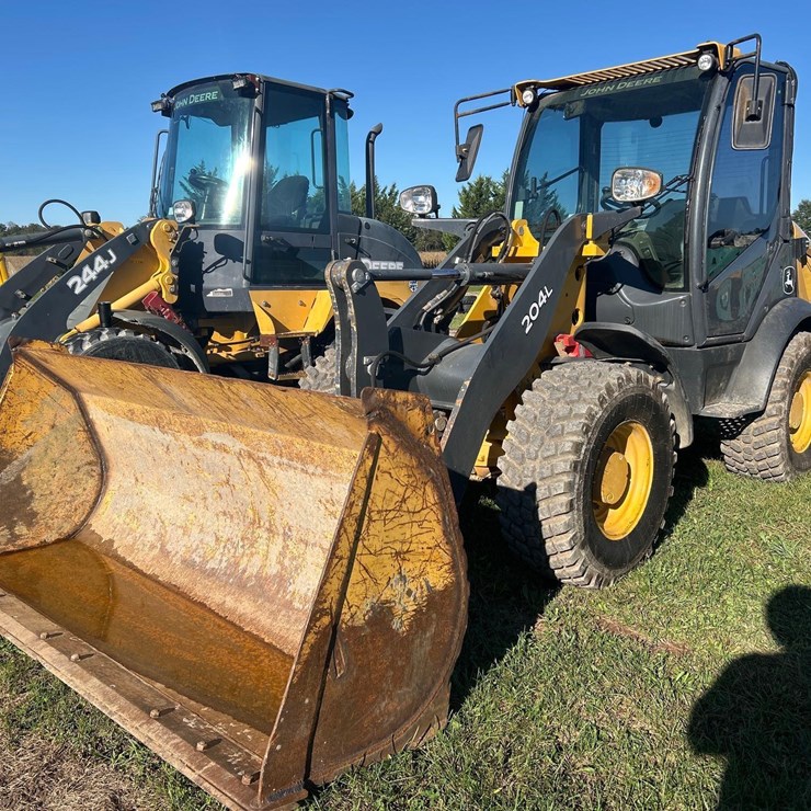 2019 DEERE 204L