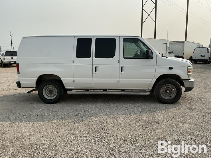 2010-ford-e250-image-4