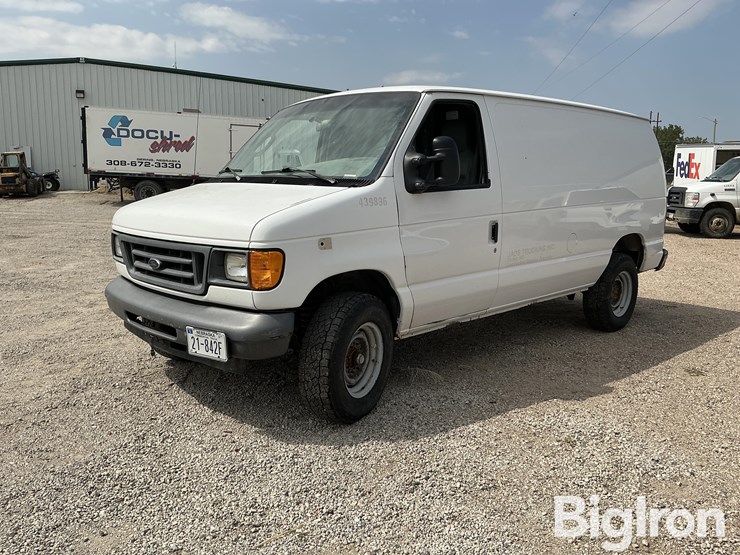 2006-ford-econoline-350-image-1