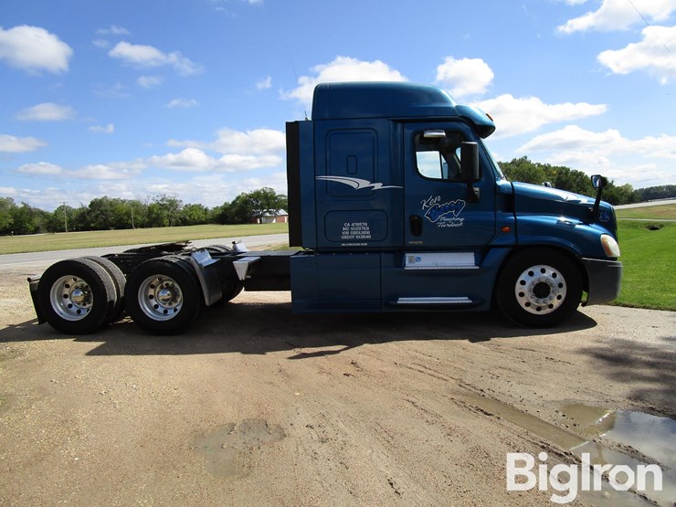 2016-freightliner-cascadia-125-image-4