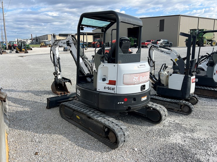 2012-bobcat-e35-image-9