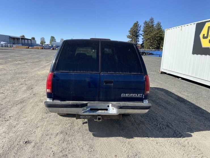 1994-chevrolet-suburban-image-4