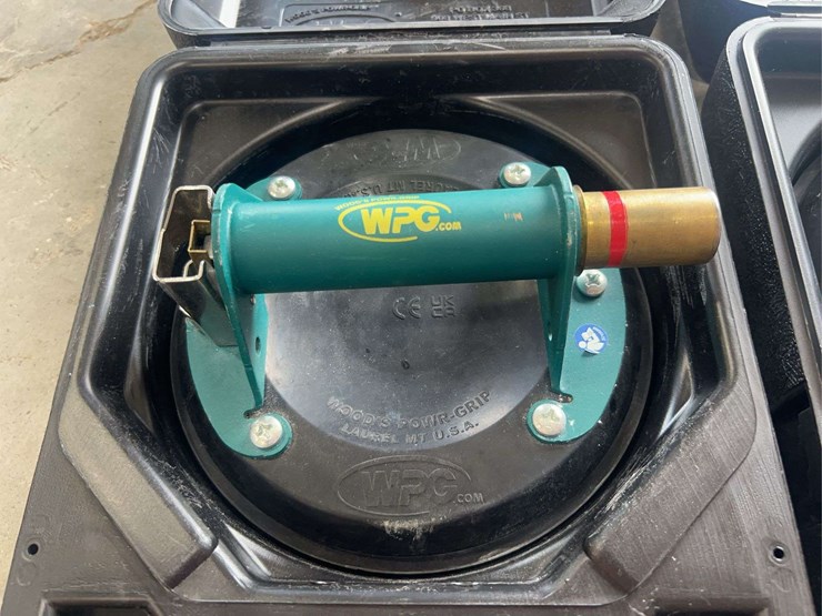 (2)-9”-and-8”-vacuum-lifter-image-2