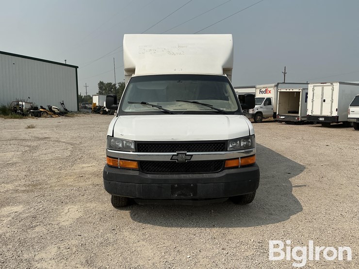 2020-chevrolet-express-g3500-image-2