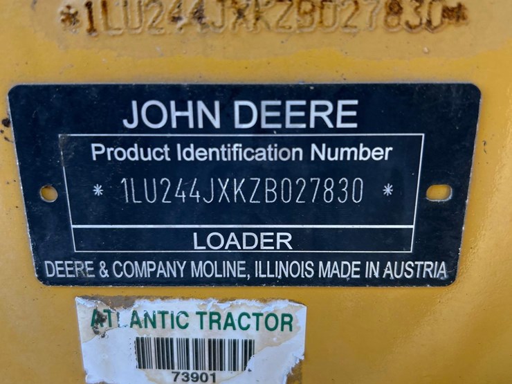 2011-deere-244j-image-21