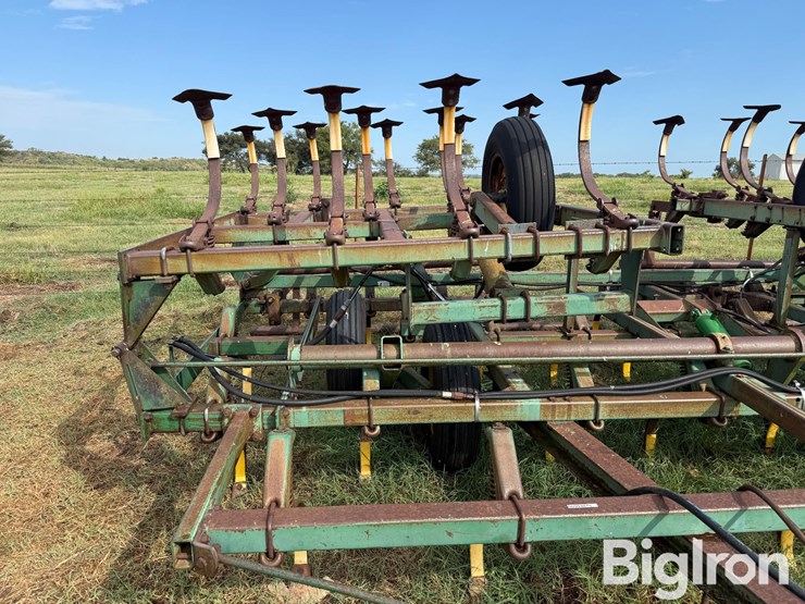 john-deere-1010-image-11