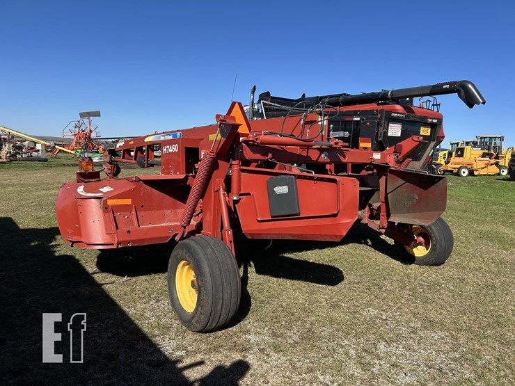 2014-new-holland-h7460-image-3
