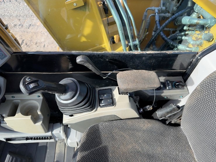 2017-caterpillar-307e2-image-32