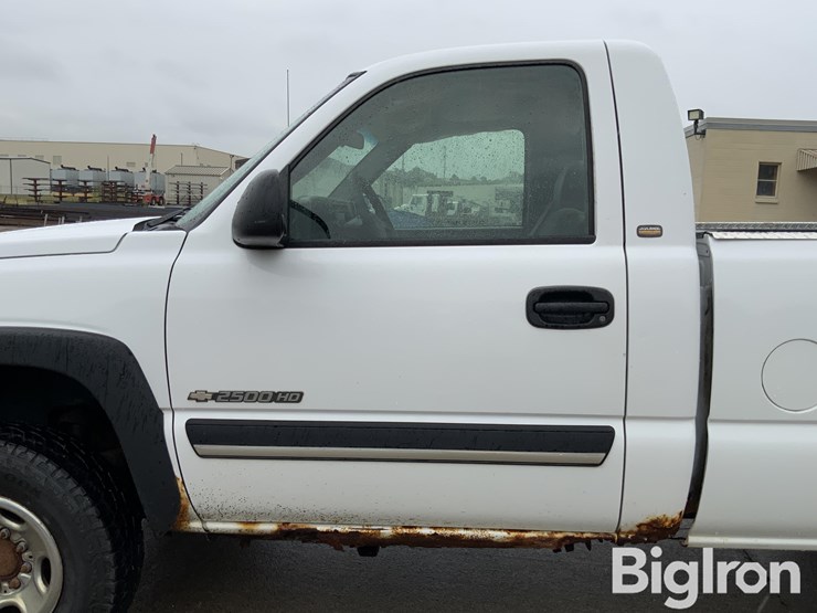 2004-chevrolet-silverado-2500-image-15