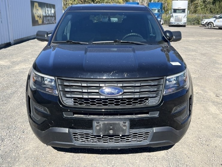 2019-ford-explorer-image-8