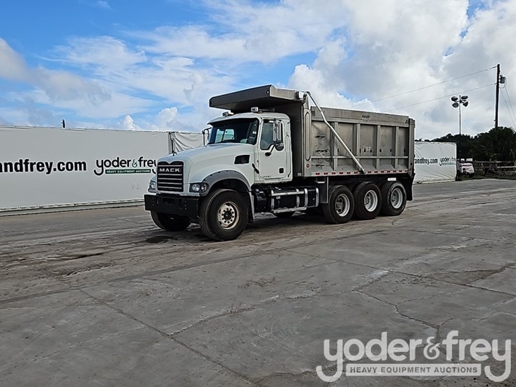 2015-mack-gu713-granite-image-2