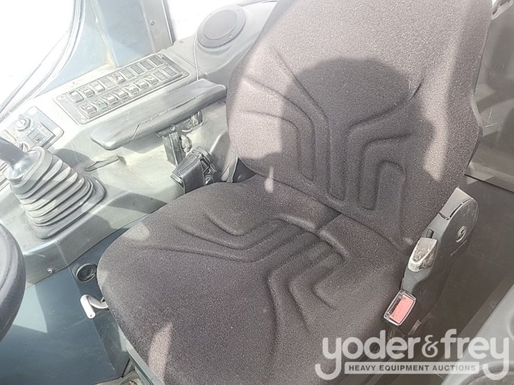 2016-deere-304k-image-6