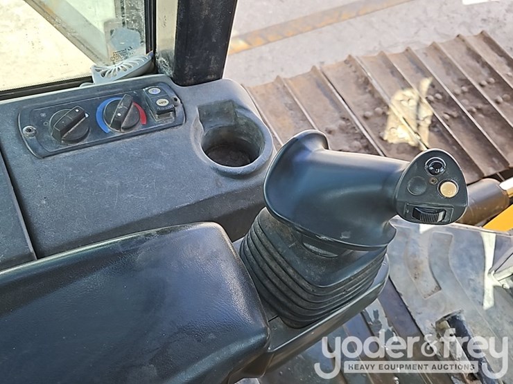 2014-caterpillar-d6k2-lgp-image-27